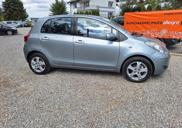 Toyota Yaris cena 20900 przebieg: 204000, rok produkcji 2010 z Wronki małe 137